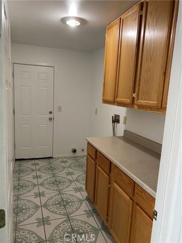 217 E 5th, Perris, CA 92570