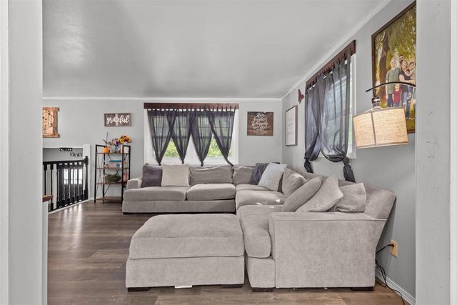1725 LAWE STREET, Kaukauna, WI 54130