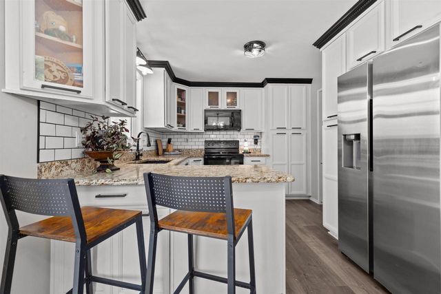 1725 LAWE STREET, Kaukauna, WI 54130