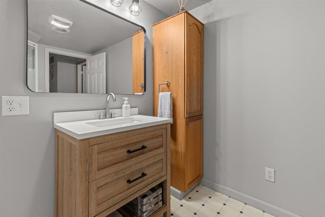 1725 LAWE STREET, Kaukauna, WI 54130
