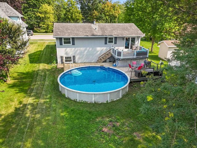 1725 LAWE STREET, Kaukauna, WI 54130