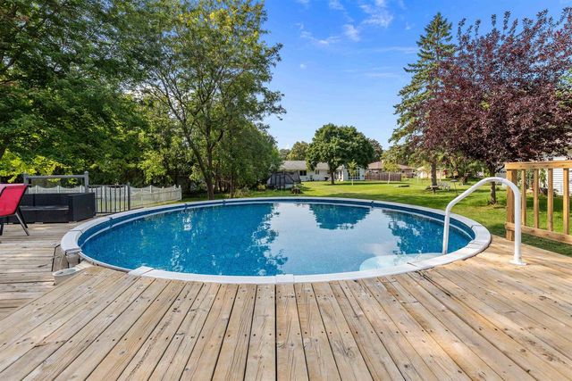 1725 LAWE STREET, Kaukauna, WI 54130