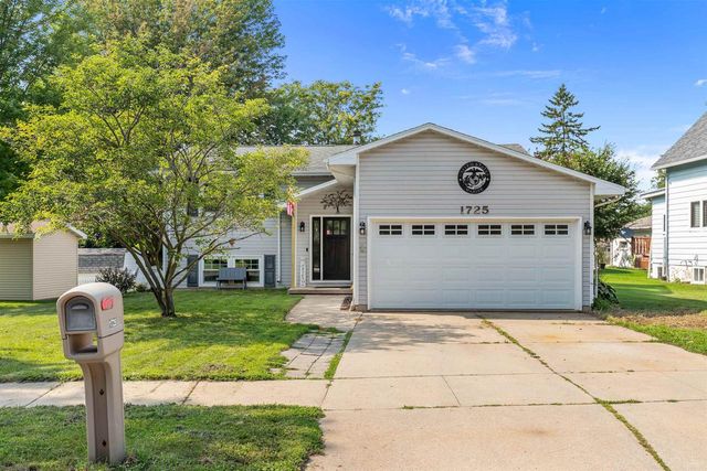1725 LAWE STREET, Kaukauna, WI 54130
