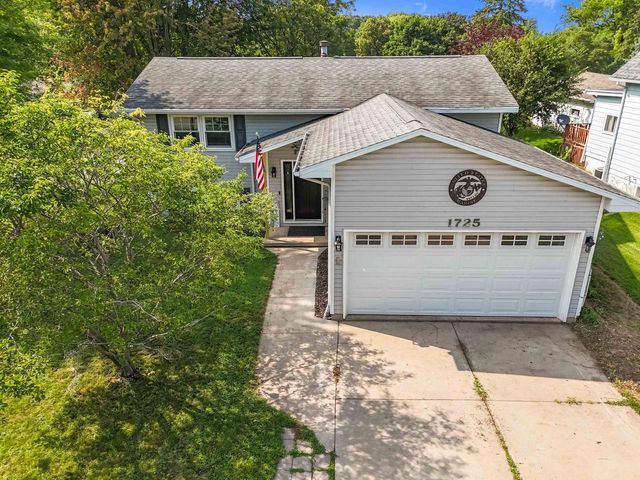 1725 LAWE STREET, Kaukauna, WI 54130
