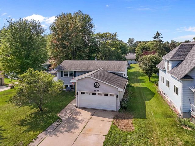 1725 LAWE STREET, Kaukauna, WI 54130