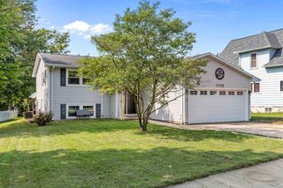 1725 LAWE STREET, Kaukauna, WI 54130