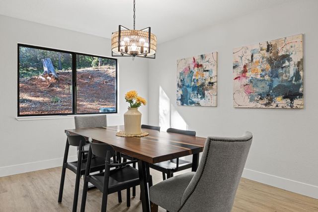 20292 Killarney Ln, Grass Valley, CA 95945