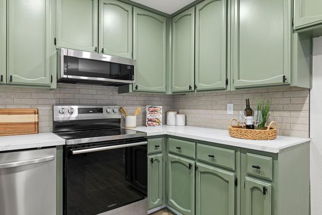 20292 Killarney Ln, Grass Valley, CA 95945