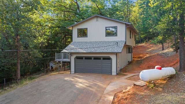 20292 Killarney Ln, Grass Valley, CA 95945