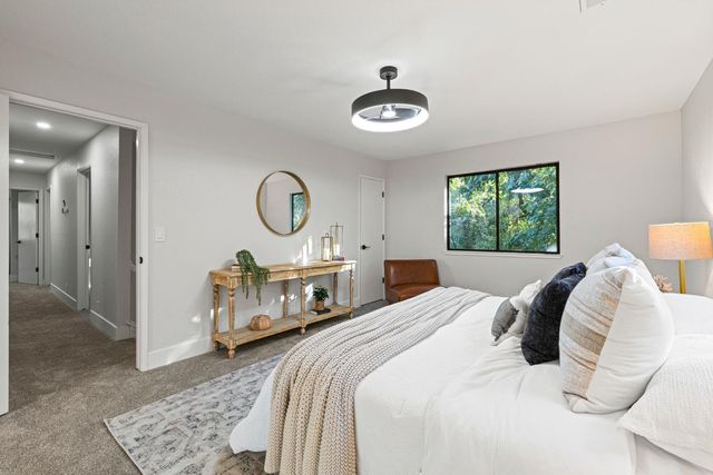 20292 Killarney Ln, Grass Valley, CA 95945