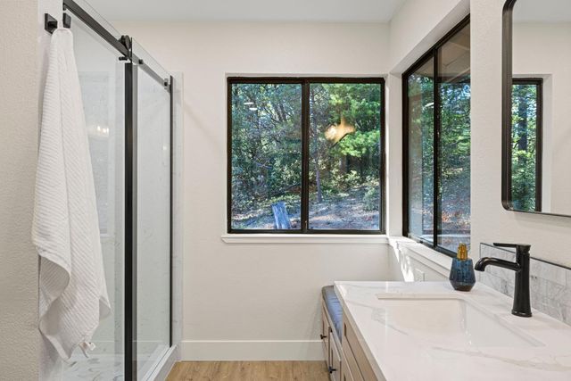 20292 Killarney Ln, Grass Valley, CA 95945