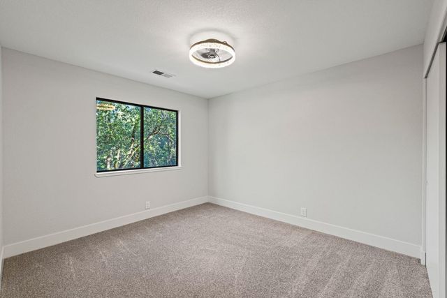 20292 Killarney Ln, Grass Valley, CA 95945