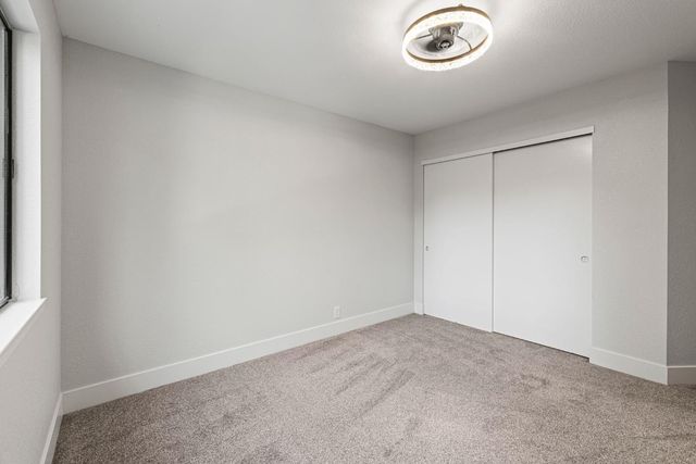 20292 Killarney Ln, Grass Valley, CA 95945