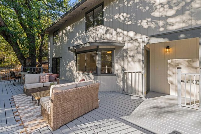 20292 Killarney Ln, Grass Valley, CA 95945