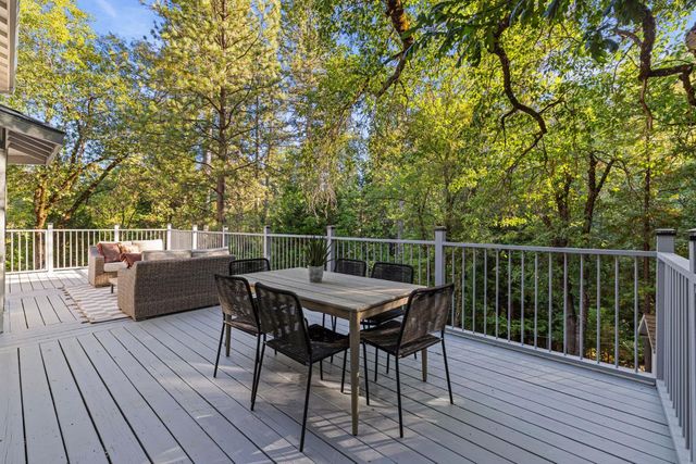 20292 Killarney Ln, Grass Valley, CA 95945