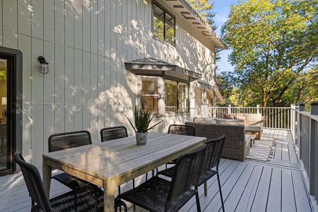 20292 Killarney Ln, Grass Valley, CA 95945