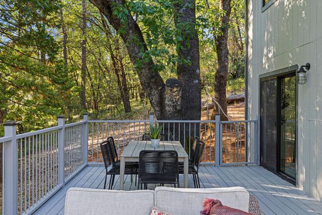 20292 Killarney Ln, Grass Valley, CA 95945