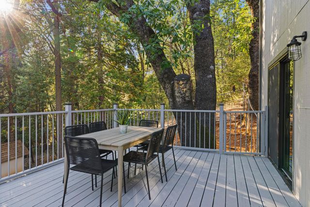 20292 Killarney Ln, Grass Valley, CA 95945