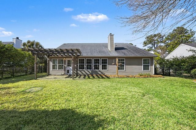 1366 Sassafrass Circle, Mount Pleasant, SC 29466