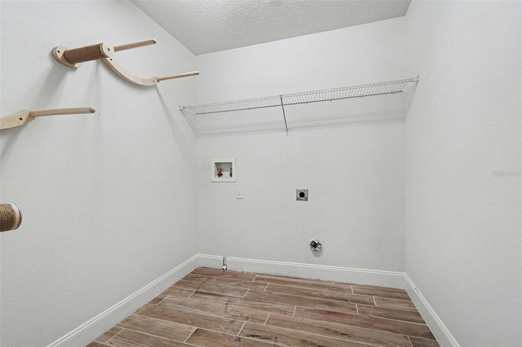 Image 11 of property listing at 406 CAPRON ASH LOOP, Casselberry, FL 32707