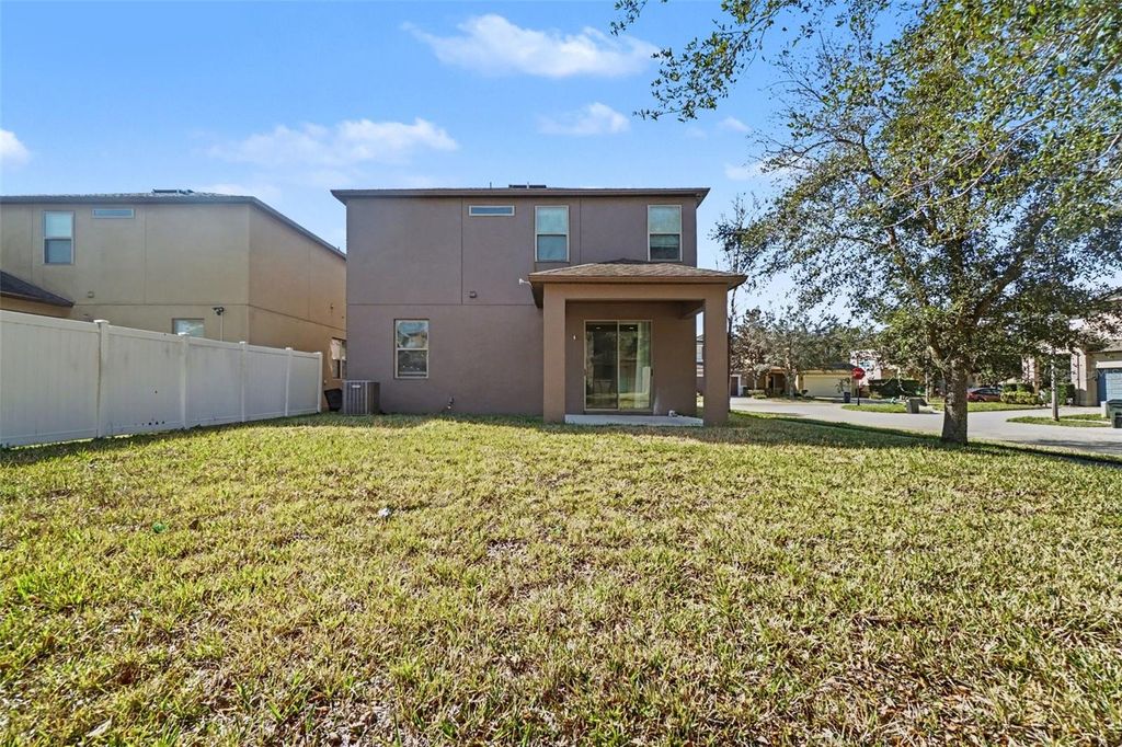 Image 15 of property listing at 406 CAPRON ASH LOOP, Casselberry, FL 32707