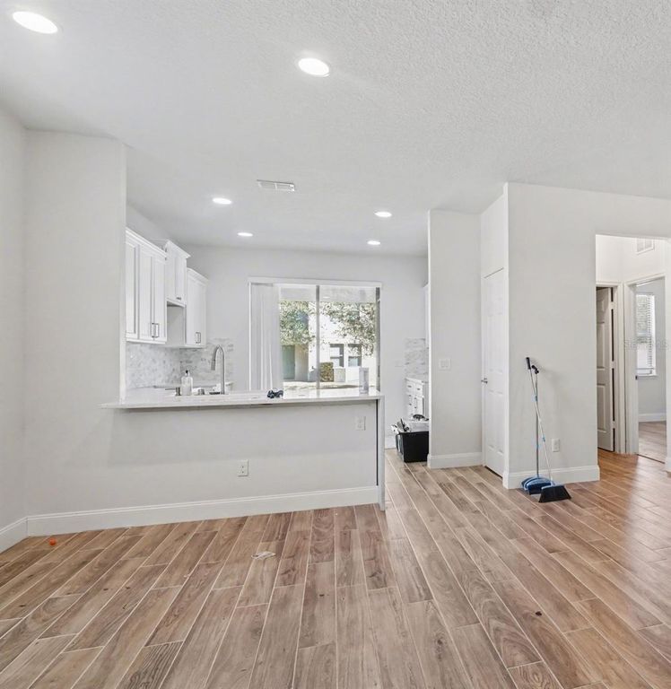 Image 3 of property listing at 406 CAPRON ASH LOOP, Casselberry, FL 32707