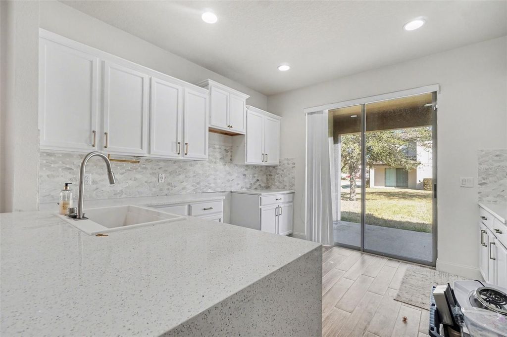 Image 5 of property listing at 406 CAPRON ASH LOOP, Casselberry, FL 32707