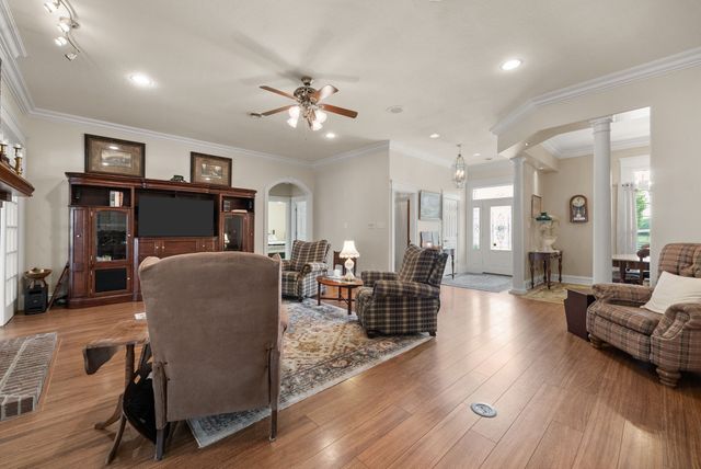 870 Oak Plains Rd, Clarksville, TN 37043