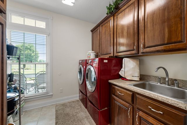 870 Oak Plains Rd, Clarksville, TN 37043