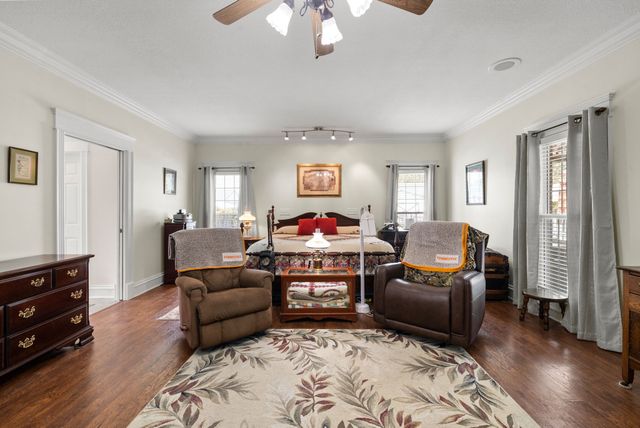 870 Oak Plains Rd, Clarksville, TN 37043