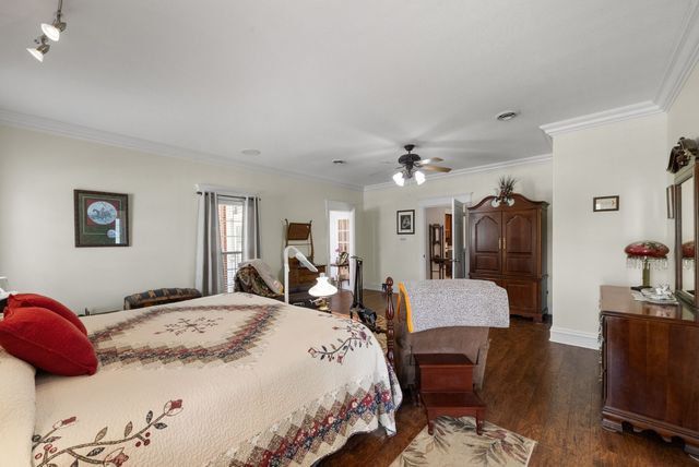 870 Oak Plains Rd, Clarksville, TN 37043