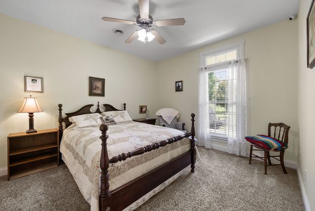 870 Oak Plains Rd, Clarksville, TN 37043