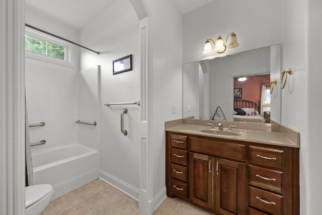 870 Oak Plains Rd, Clarksville, TN 37043