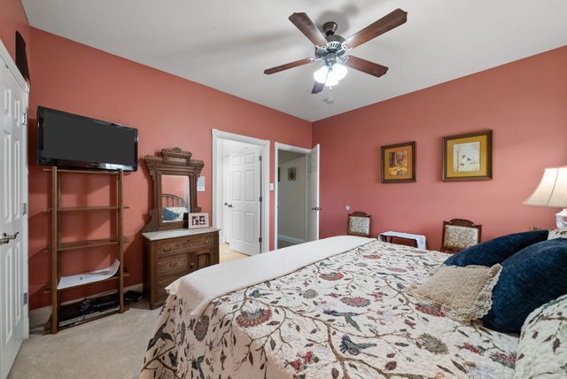 870 Oak Plains Rd, Clarksville, TN 37043