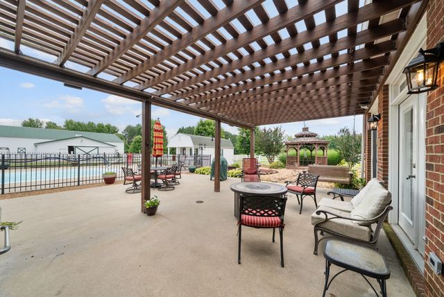 870 Oak Plains Rd, Clarksville, TN 37043