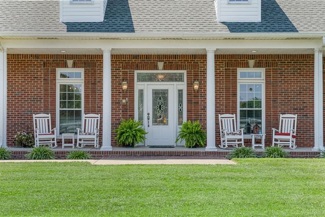 870 Oak Plains Rd, Clarksville, TN 37043