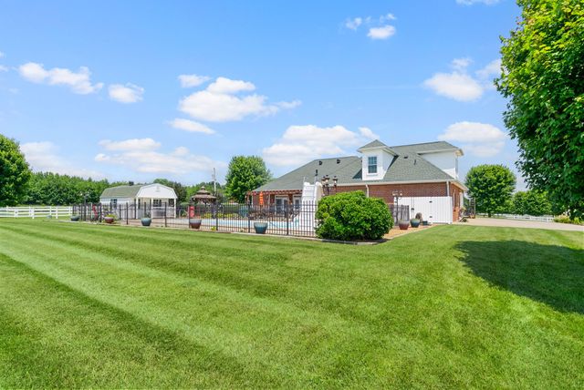 870 Oak Plains Rd, Clarksville, TN 37043