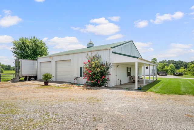 870 Oak Plains Rd, Clarksville, TN 37043