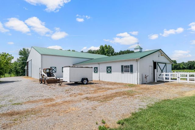 870 Oak Plains Rd, Clarksville, TN 37043