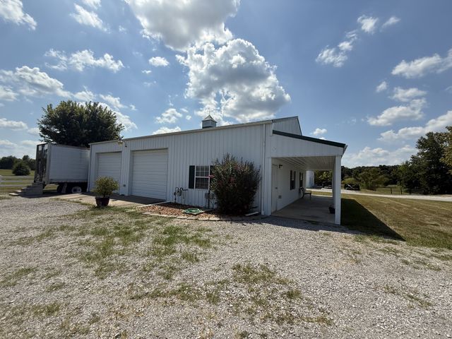 870 Oak Plains Rd, Clarksville, TN 37043