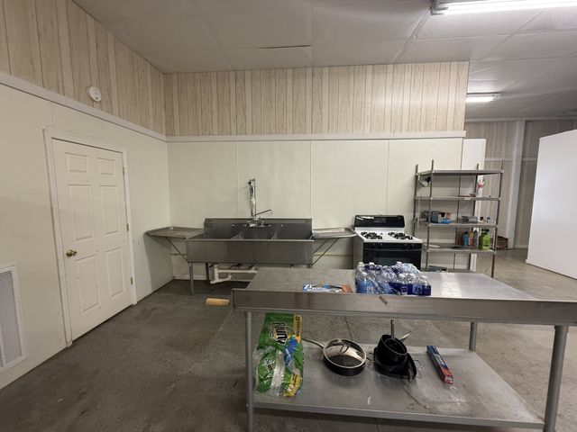 870 Oak Plains Rd, Clarksville, TN 37043