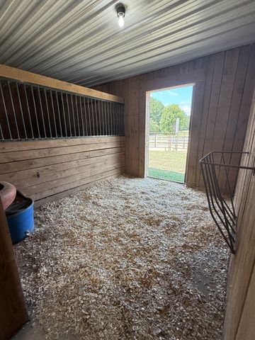 870 Oak Plains Rd, Clarksville, TN 37043