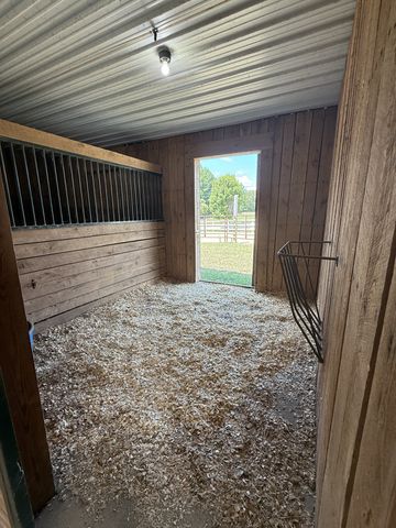 870 Oak Plains Rd, Clarksville, TN 37043