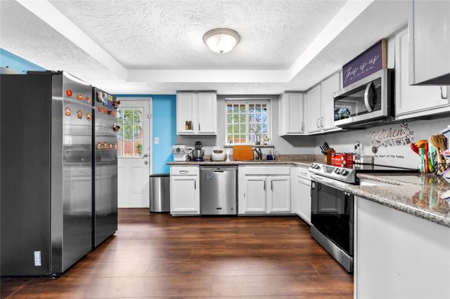 10530 Towne Square Road, Sugar Land, TX 77498