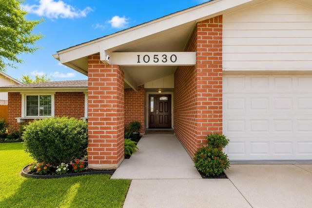 10530 Towne Square Road, Sugar Land, TX 77498