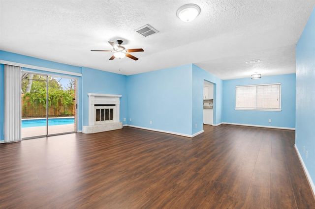 10530 Towne Square Road, Sugar Land, TX 77498
