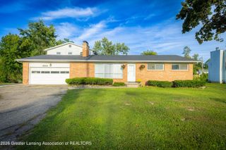 1833 S Waverly Road, Lansing, MI 48917