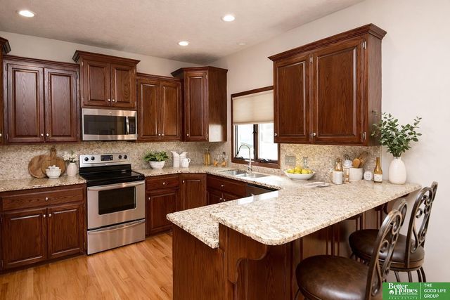 10418 Spyglass Drive, Omaha, NE 68136