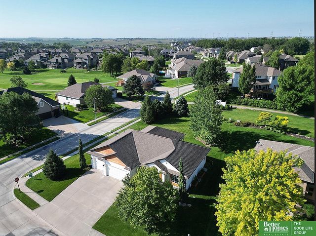 10418 Spyglass Drive, Omaha, NE 68136