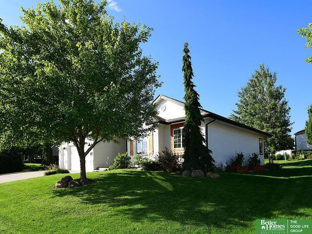 10418 Spyglass Drive, Omaha, NE 68136